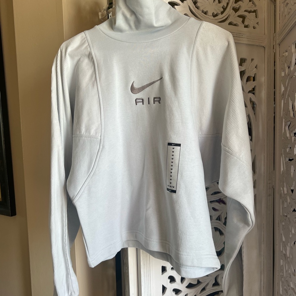 NWT M Nike Women's Light Gray Oversized Top